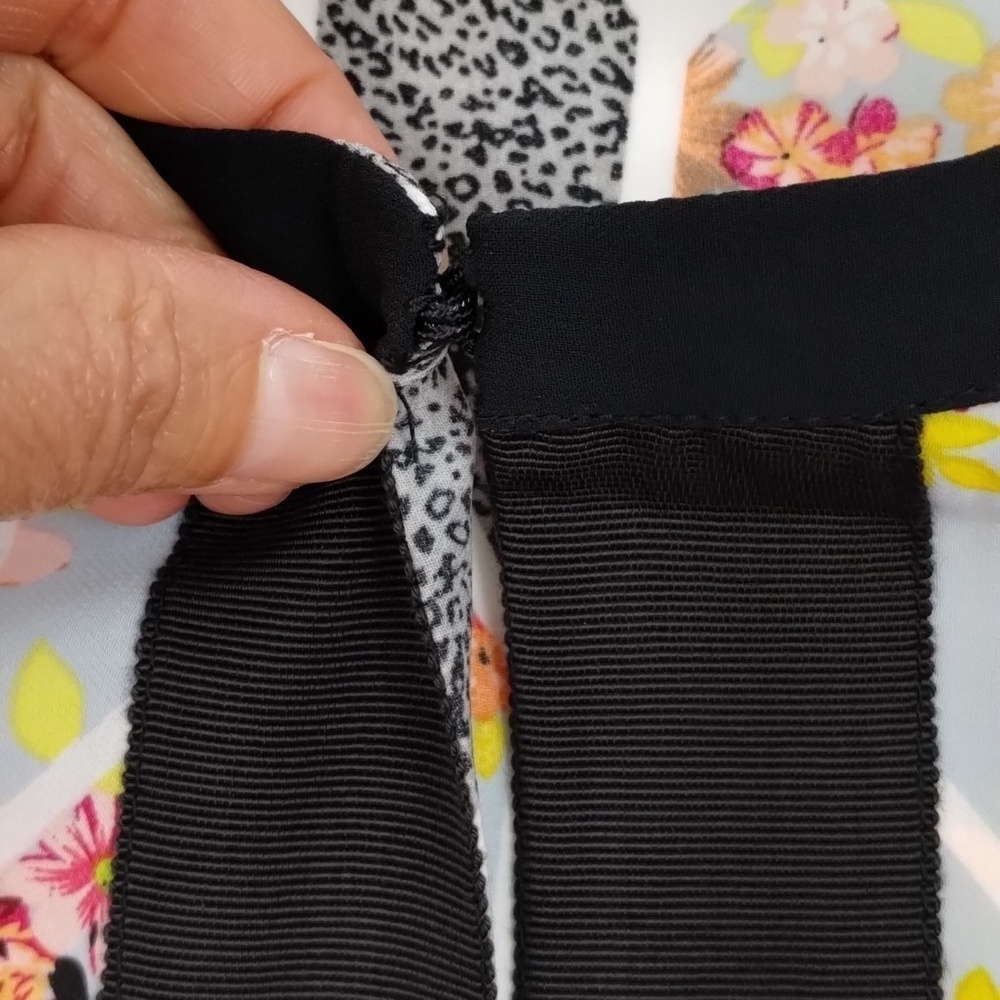 Cabi blouse grosgrain style 249 medium floral sleeveless top cabi gray black - Picture 5 of 8